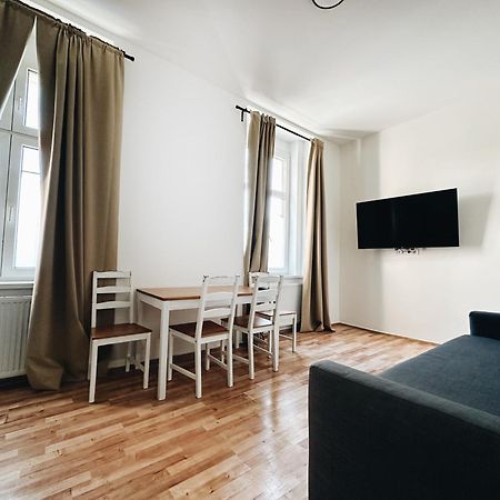Crimson Charm Apartment ปราก ภายนอก รูปภาพ